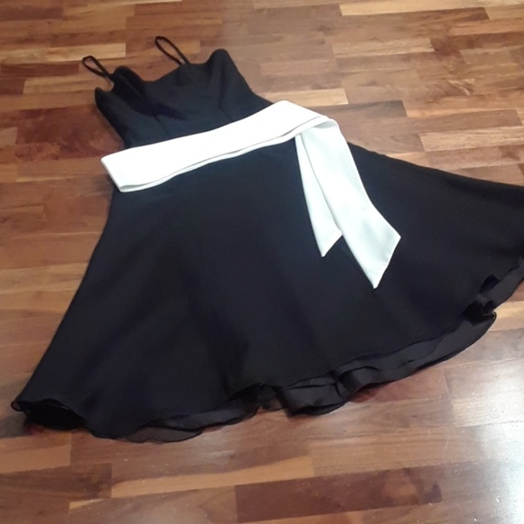 Straps optional formal dress - Picture 5 of 10